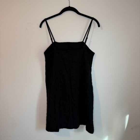 Elegant Black Spaghetti Strap Dress - Picture 6 of 7